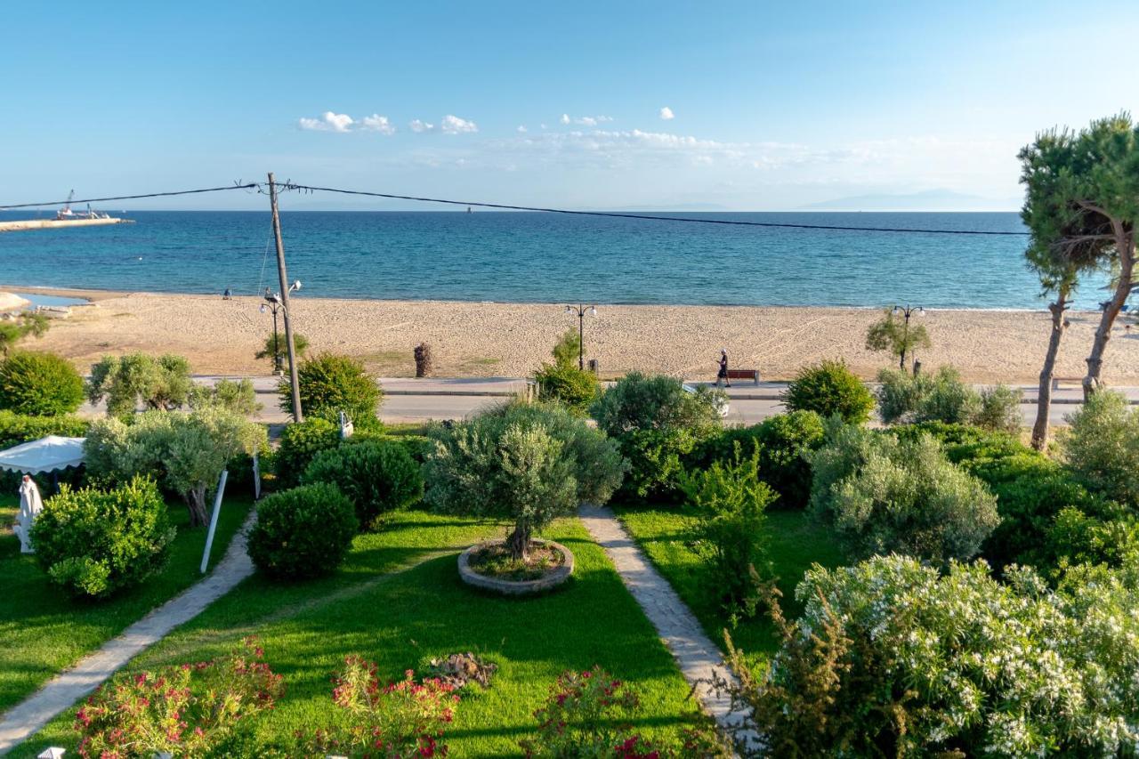 Dimi Seafront Apartment By Rentals Pro Services - ネア・ムダニア エクステリア 写真