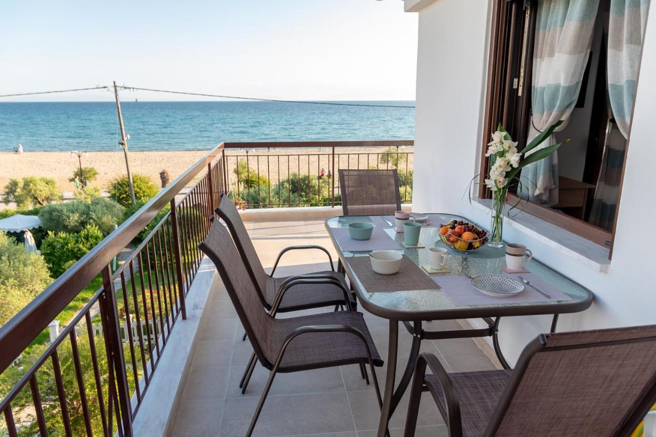 Dimi Seafront Apartment By Rentals Pro Services - ネア・ムダニア エクステリア 写真