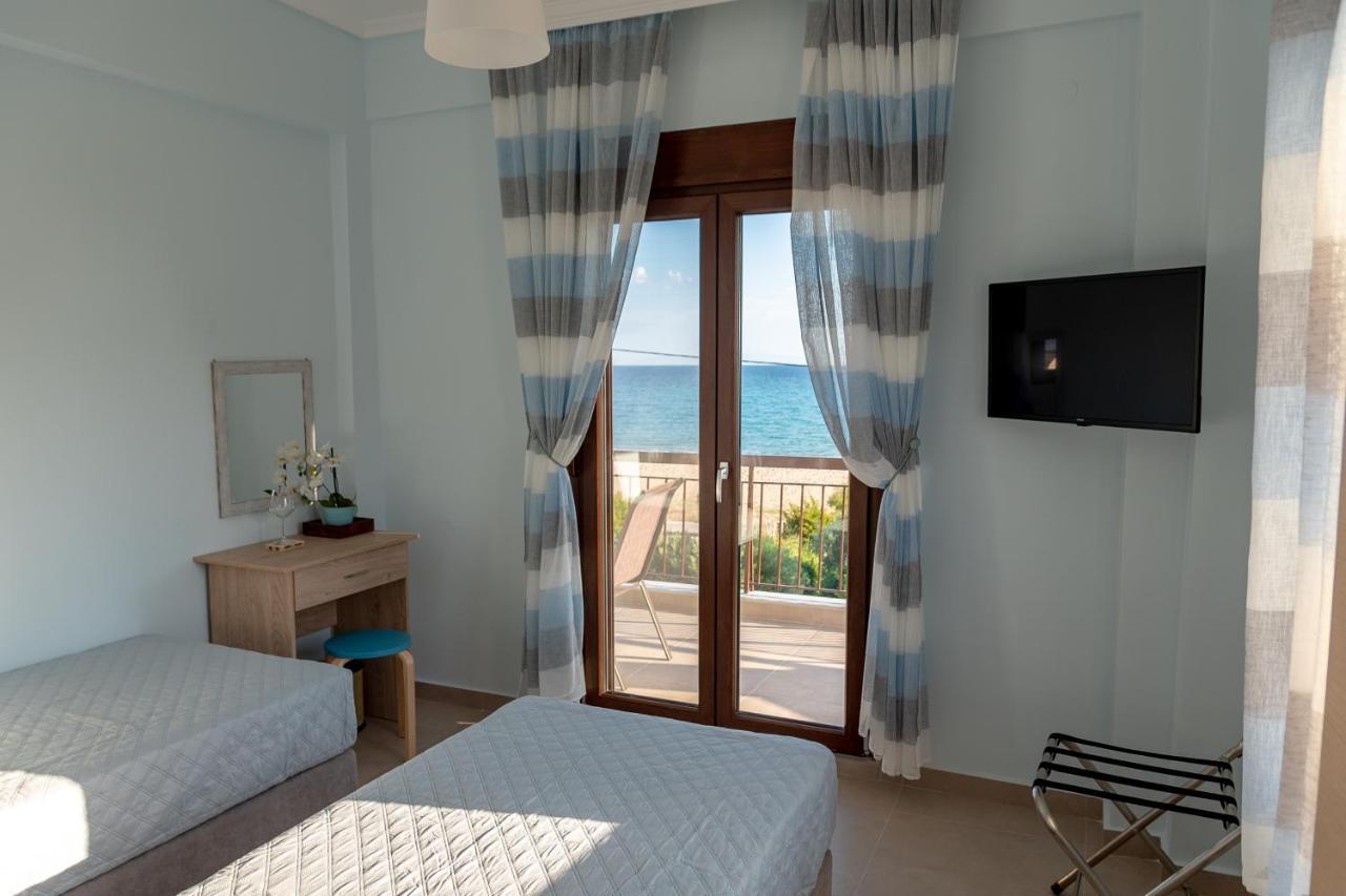 Dimi Seafront Apartment By Rentals Pro Services - ネア・ムダニア エクステリア 写真